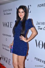Sonal Chauhan at Vogue_s 5th Anniversary bash in Trident, Mumbai on 22nd Sept 2012 (99).JPG